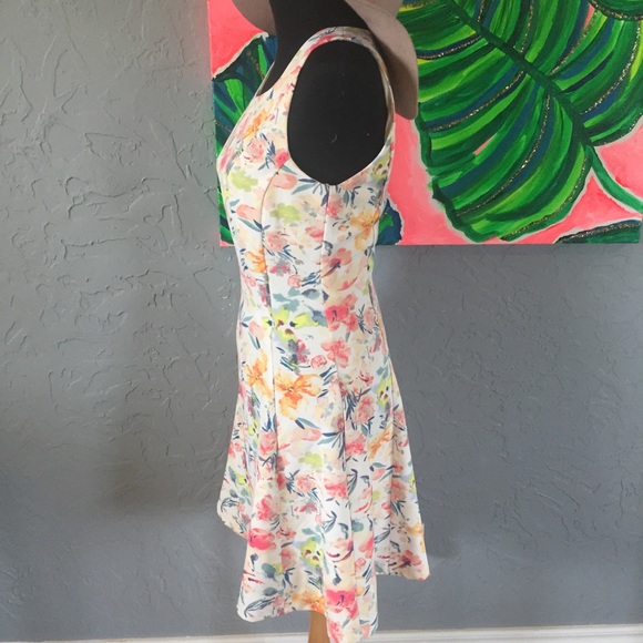 🌸Sold🌼 Floral Fit And Flare Dress XS - Picture 7 of 8